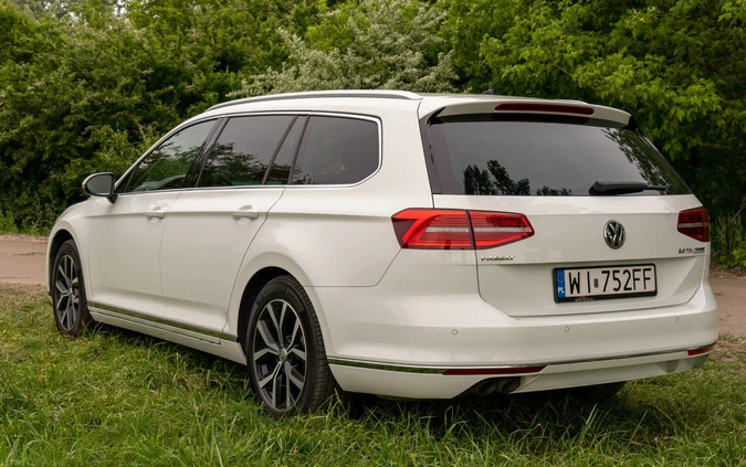 Volkswagen Passat cena 69990 przebieg: 253000, rok produkcji 2016 z Warszawa małe 562